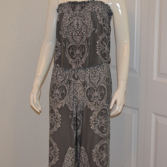 Gray paisley jumpsuit INC medium - Picture 7 of 8